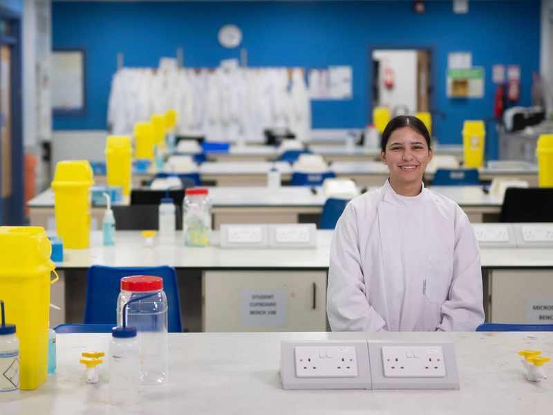 Student in Biomedical Science Laboratory