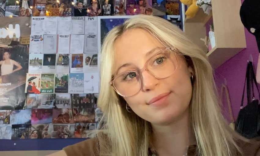 Ella James selfie in her University accommodation