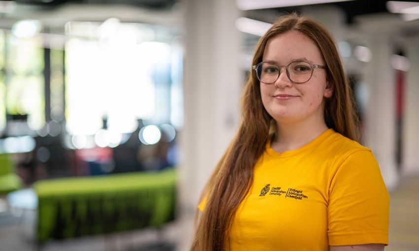 Caitlin Owens headshot