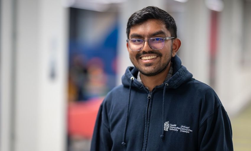 Headshot of Sherwin Souza