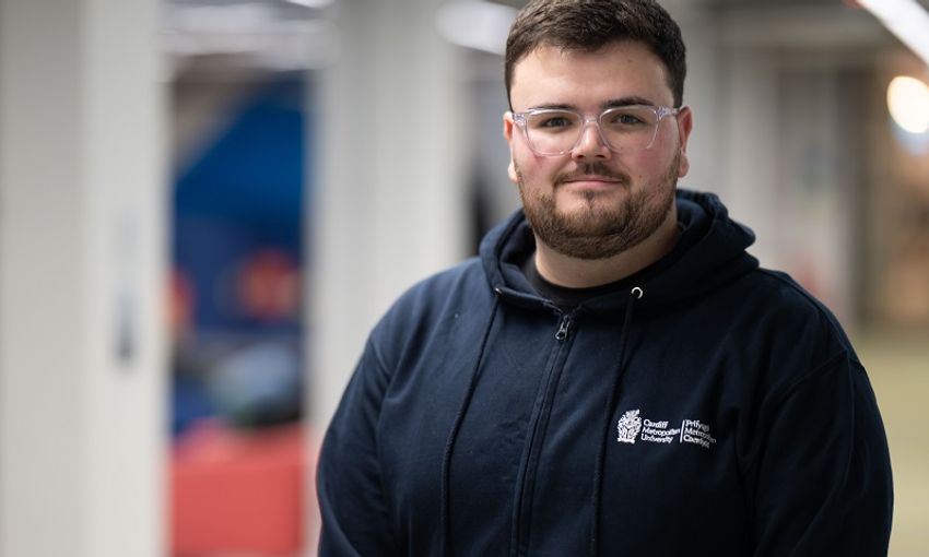 Headshot of Zac Harvey