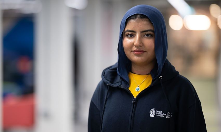 Headshot of Zara Batool