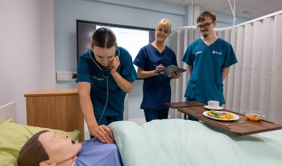 Teaching scenario in Allied Clinical Health Hub Simulation Suite